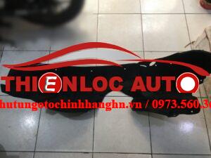 LÒNG DÈ SAU LÁI TOYOTA CAMRY