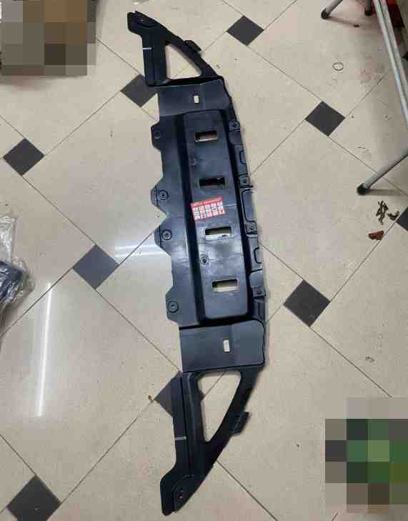 CHẮN BÙN GẦM GIỮA DAEWOO LACETTI,