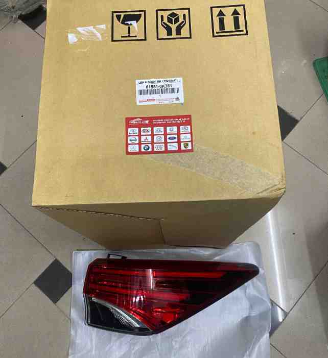 ĐÈN HẬU MẢNH NGOÀI PHỤ TOYOTA FORTUNER